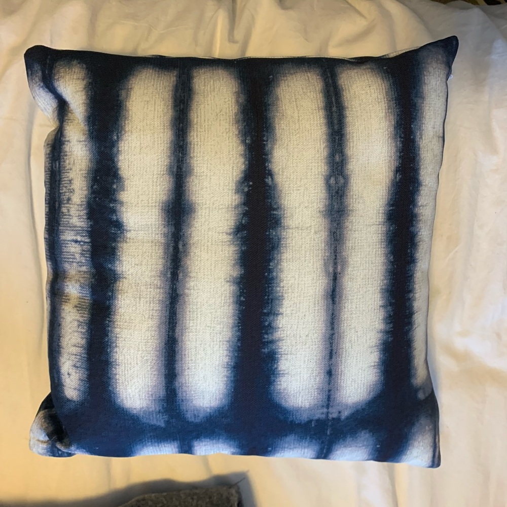 Set of two - Tie dye accent pillows